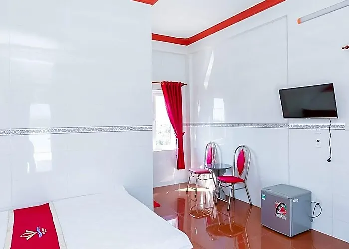 Khách sạn Khach San Ngoc Thuy Lagi 5*