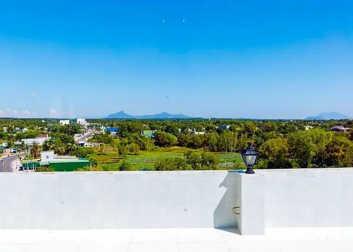 Khach San Ngoc Thuy Lagi 5*