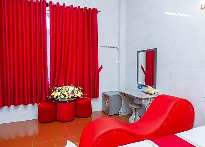 Khách sạn Khach San Ngoc Thuy Lagi 5*